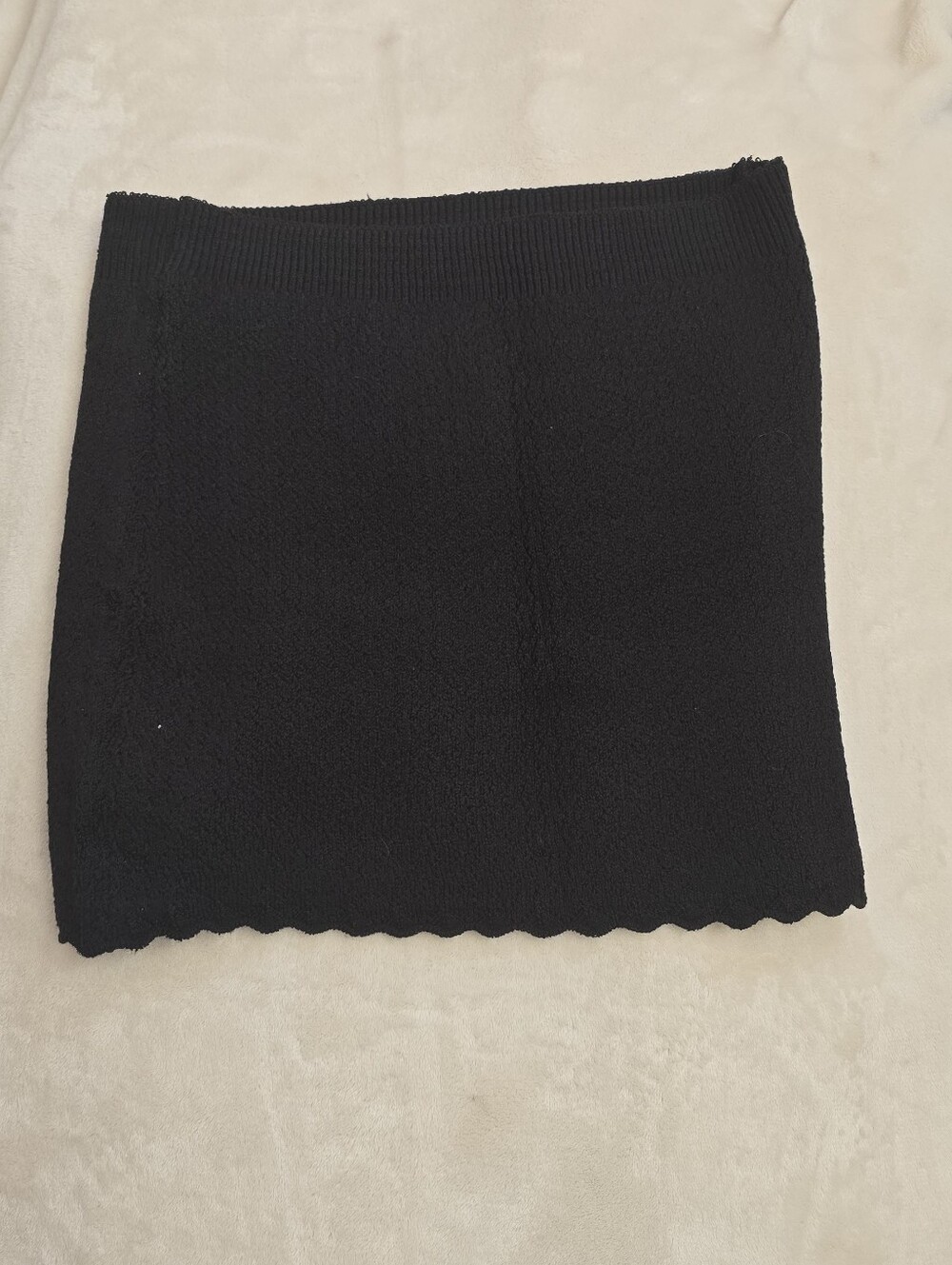 Danskin Dance Wear Black Knit Scallop Hem Mini Skirt